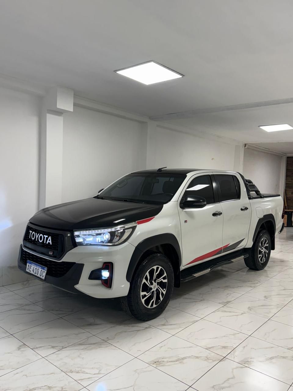 Toyota Hilux GR Sport V6 nafta 4.0 de Transportes Lucas — unidad insignia 4x4