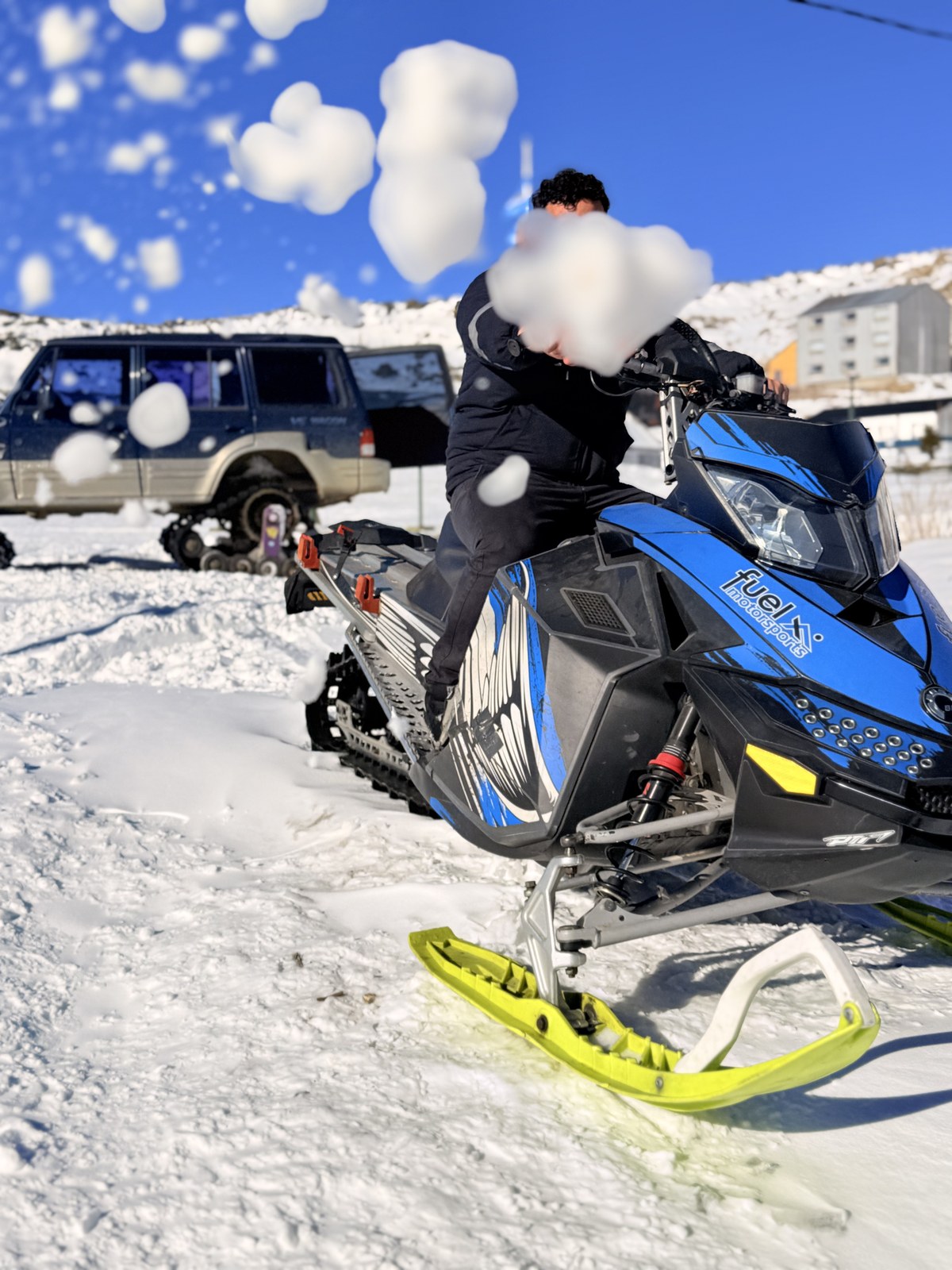 Moto de nieve para excursiones en Caviahue-Copahue con Transportes Lucas